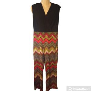 - Glamour Chevron print wide leg V neck jumpsuit with key hole closure